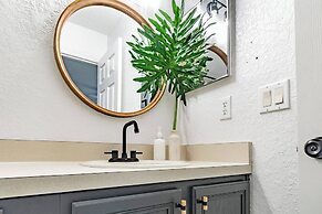 3BR Townhouse at Regal Palms: Pool & Disney Fun