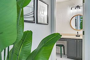 3BR Townhouse at Regal Palms: Pool & Disney Fun