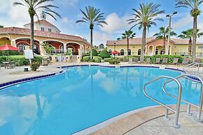 3BR Townhouse at Regal Palms: Pool & Disney Fun