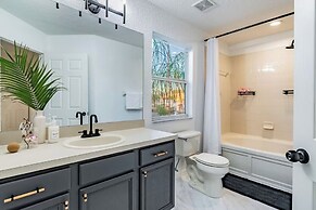 3BR Townhouse at Regal Palms: Pool & Disney Fun