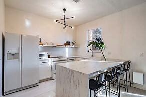 3BR Townhouse at Regal Palms: Pool & Disney Fun