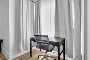 Spacious 3BR Detroit Apt Sleeps 7 + Wifi