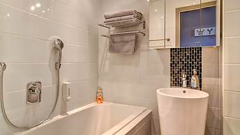 Suit & Frühstück zum Latschen