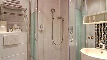 Suit & Frühstück zum Latschen