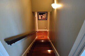 5 BR House Lake Retreat w/ Hot Tub, Sleeps 12