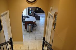 5 BR House Lake Retreat w/ Hot Tub, Sleeps 12