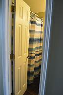 5 BR House Lake Retreat w/ Hot Tub, Sleeps 12