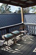 5 BR House Lake Retreat w/ Hot Tub, Sleeps 12