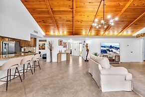 Family-friendly 5BR Home w/ Heated Pool & Parking