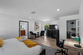 Family-friendly 5BR Home w/ Heated Pool & Parking