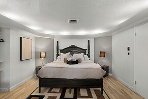 Family-friendly 5BR Home w/ Heated Pool & Parking