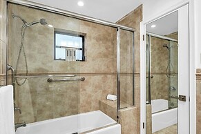 Family-friendly 5BR Home w/ Heated Pool & Parking