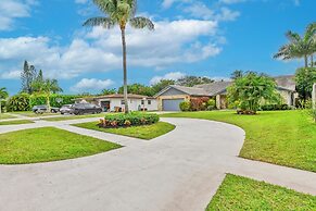 Family-friendly 5BR Home w/ Heated Pool & Parking