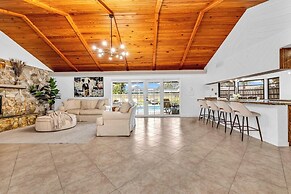 Family-friendly 5BR Home w/ Heated Pool & Parking