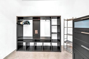 Family-friendly 5BR Home w/ Heated Pool & Parking