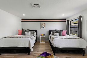 Family-friendly 5BR Home w/ Heated Pool & Parking