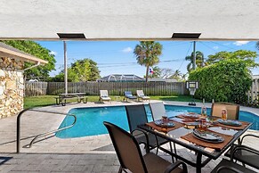 Family-friendly 5BR Home w/ Heated Pool & Parking