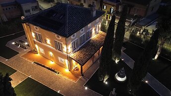 Corte Sospesa Guest House & Spa