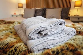 Hampton 3-bedroom Luxury Escape With Parking