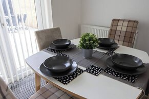 Hampton 3-bedroom Luxury Escape With Parking