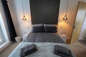 Hampton 3-bedroom Luxury Escape With Parking