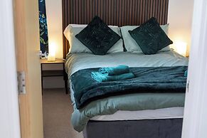 Hampton 3-bedroom Luxury Escape With Parking