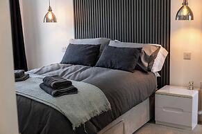 Hampton 3-bedroom Luxury Escape With Parking