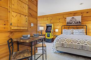 Suite at Dollywood Lane