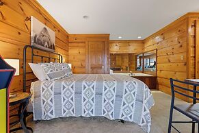 Suite at Dollywood Lane