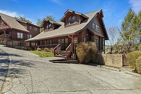 Suite at Dollywood Lane