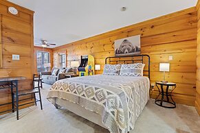 Suite at Dollywood Lane