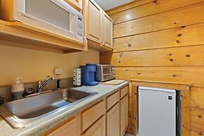 Suite at Dollywood Lane