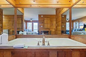 Suite at Dollywood Lane