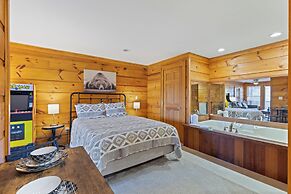 Suite at Dollywood Lane