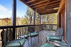 Suite at Dollywood Lane