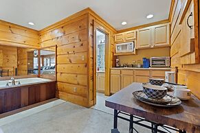 Suite at Dollywood Lane