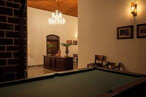 Pilagoda Estate Bungalow by TSC