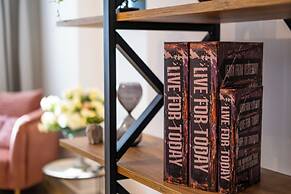 Lazuli Hermes Apartments