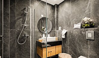 Lazuli Hermes Apartments