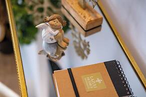 Lazuli Hermes Apartments