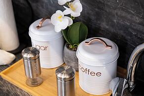 Lazuli Hermes Apartments