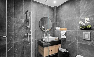 Lazuli Hermes Apartments