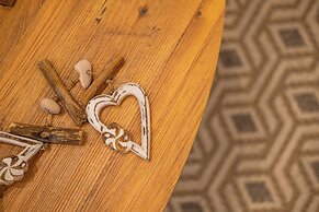 Lazuli Hermes Apartments