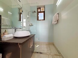 Luxury 4 Bedroom's Independent villa