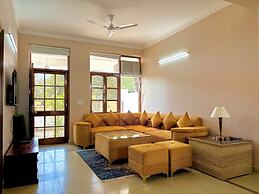 Luxury 4 Bedroom's Independent villa