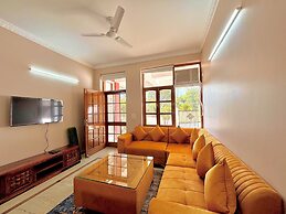 Luxury 4 Bedroom's Independent villa