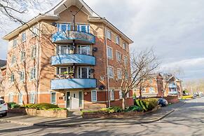 Modern 2-bed Flat Sleeps 4 Near City Centre and Utilita Arena