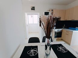 Cute apartment in stone house near sea