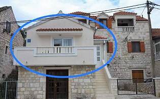 Cute apartment in stone house near sea