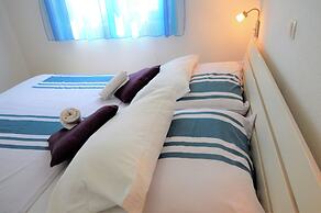 Cute apartment in stone house near sea